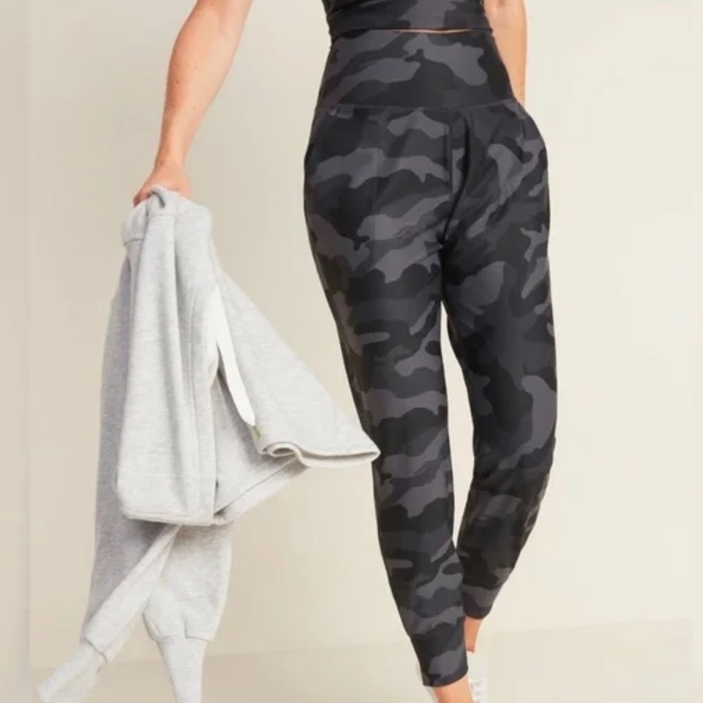 Old Navy Camo Power Soft Joggers XL